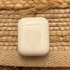 Used AirPods (1st gen)